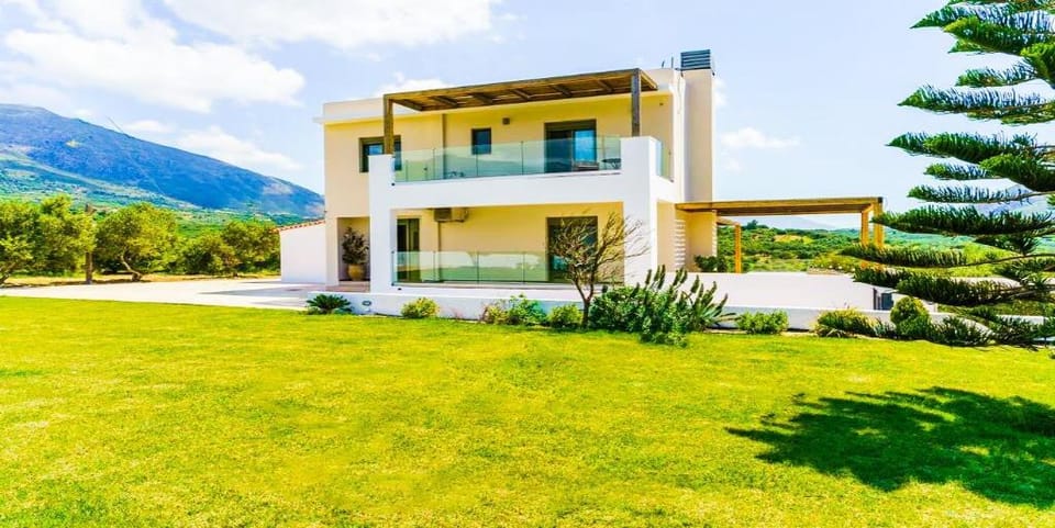 Villa Damnoni Close to Bach  WeelChair Accesible Villa in Crete