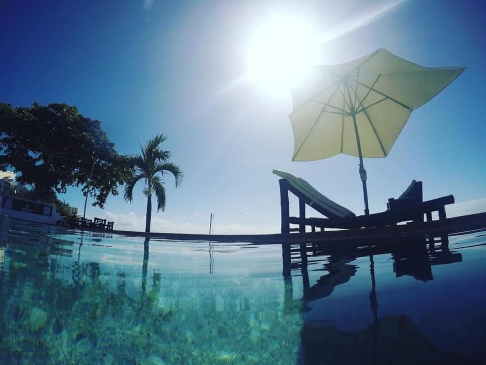 Beachhouse Poolside Room. Villa in Central Visayas