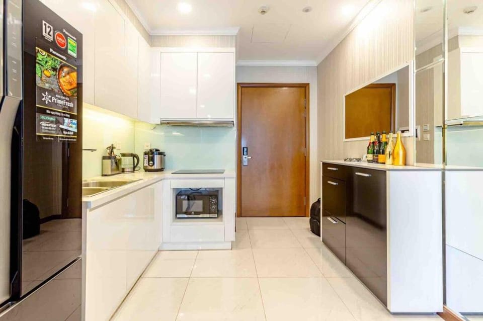 Artistic modern river-view house Vin Central Park Apartment in Ho Chi Minh City