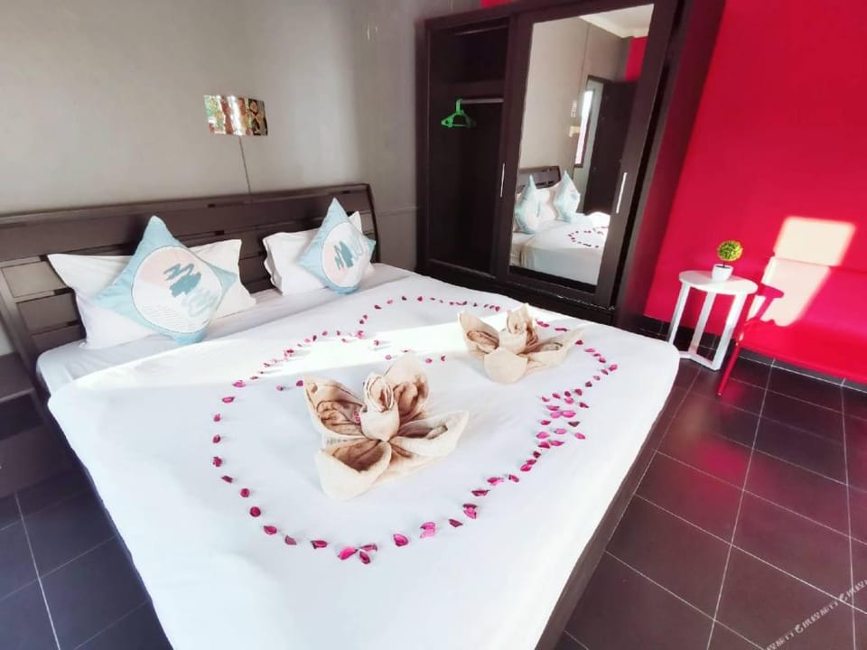 S/LongRent/Cheapest Room no balcony /patongBeach 1 Apartment in Patong