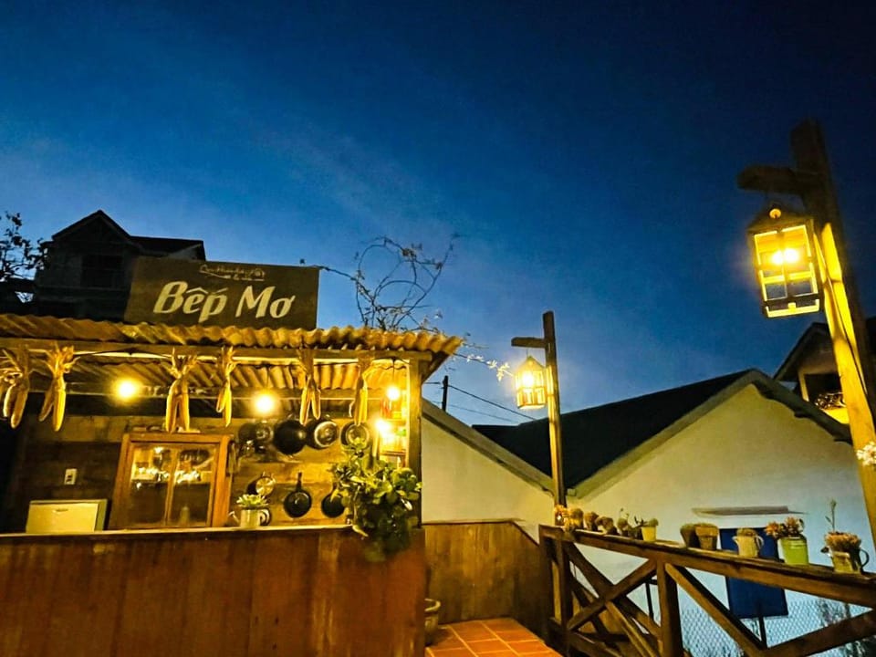 Homestay QUA KHỎI DỐC LÀ NHÀ (Phòng 4 người) Vacation rental in Dalat