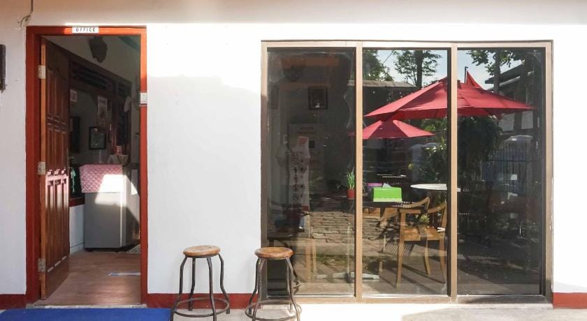 RedDoorz Plus @ Alun Alun Nganjuk Hotel in East Java