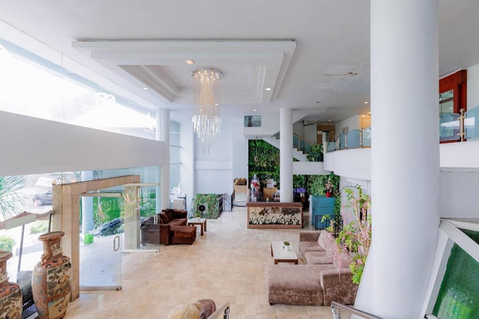 RedDoorz Plus near Kebayoran Baru Blok S Hotel in South Jakarta City
