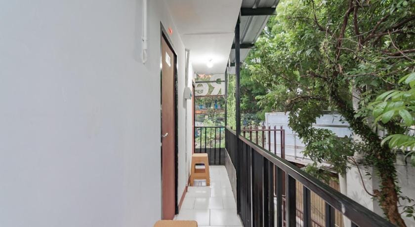 RedDoorz near Riau Junction Mall 2 Bed and Breakfast in Bandung