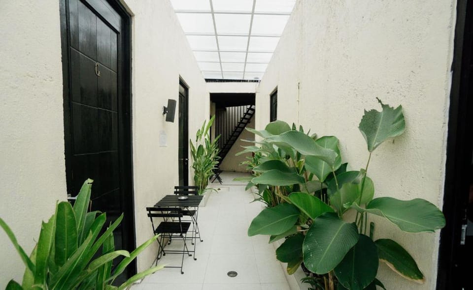 Escotel Tempekan Guest House Bed and Breakfast in North Kuta