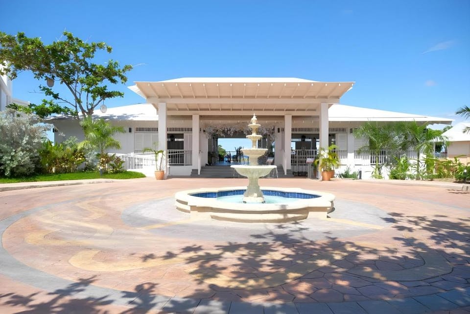 Maayo San Remigio Hotel in Central Visayas