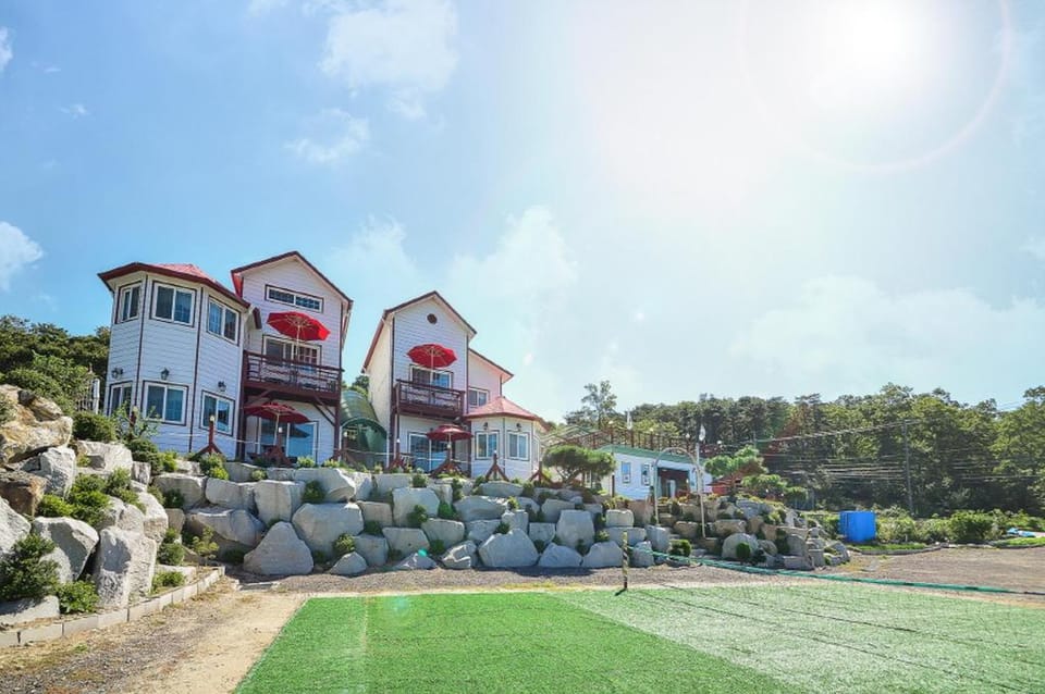 Ganghwa Punggyung gryujineon zip Pension Bed and Breakfast in Gyeonggi-do