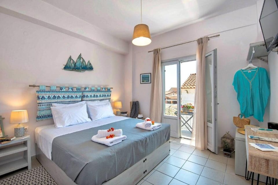 Aglaia V Studio, in the heart of Gaios, Paxos Apartment in Gaios