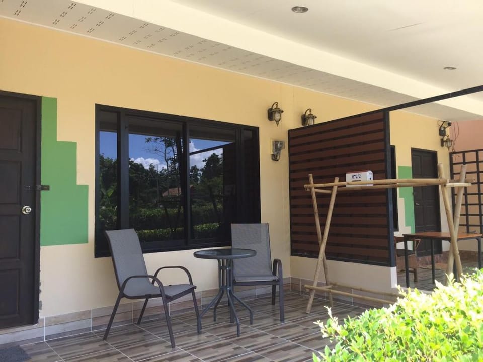 Baan Narapas - Triple bed guest house with kitchen Apartment in Krabi Changwat