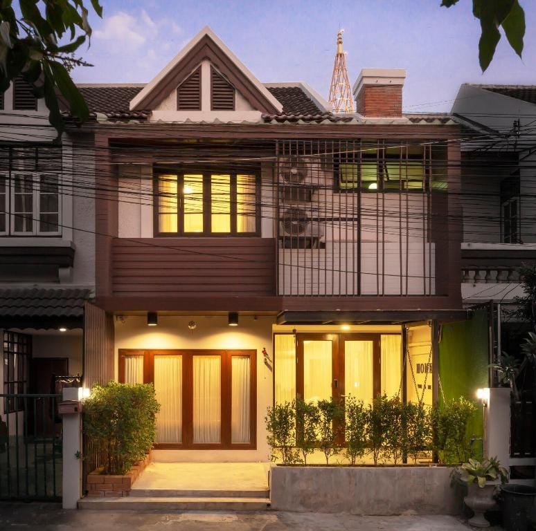 Astro House★Seconds to One Nimman, 4 bed rooms Vacation rental in Chiang Mai