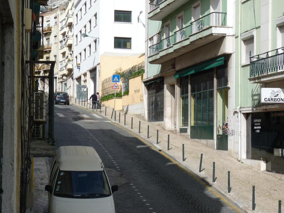 PS LISBON FLATS- Av Liberdade I - Clean&Safe Stamp Apartment in Lisbon