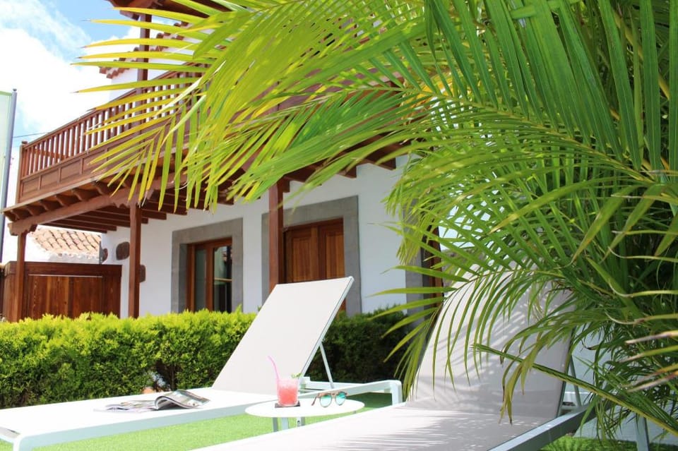 Allureh Emblematic Lodging Villa in Comarca Sur