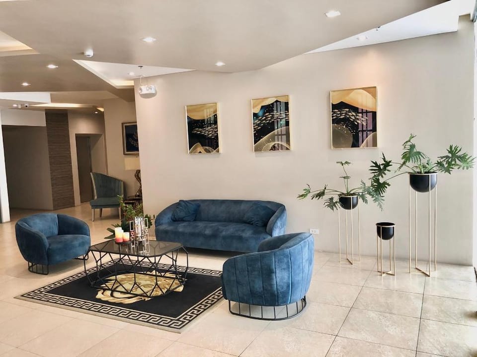 SM Mall Condo ● ELECTRIC 24/7 ●Internet 30MbpsWIFI Apartment in Lapu-Lapu City