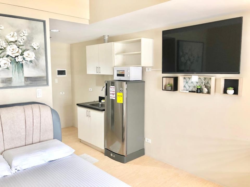 SM Mall Condo ● ELECTRIC 24/7 ●Internet 30MbpsWIFI Apartment in Lapu-Lapu City
