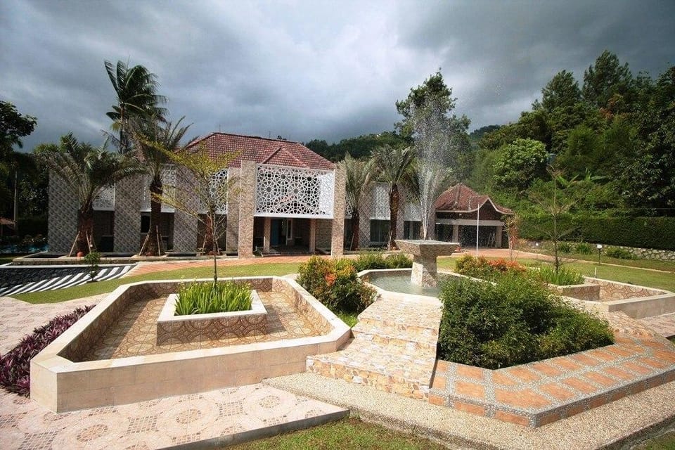 Al Nafoura Executive Villa Villa in Cisarua