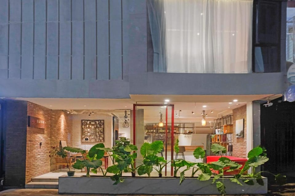 yangshuo西街旁，空中花园，天空之镜，设计师民宿双床房 Apartment in China