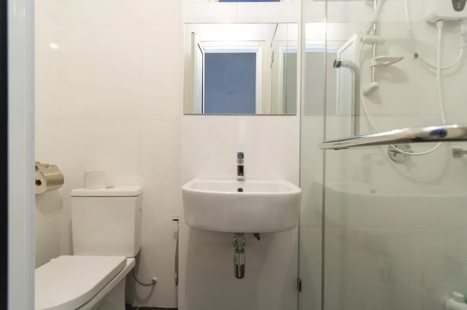 Panoramic Seaview Cottage @ Maritime Suites Apartment in George Town