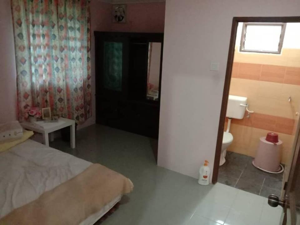 Menteri Guest Room (selama,perak) Vacation rental in Kedah