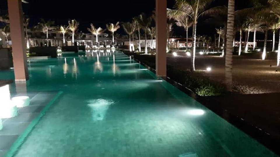 Biệt thự mặt biển cho 9 người có bể bơi riêng  Villa in Khanh Hoa Province