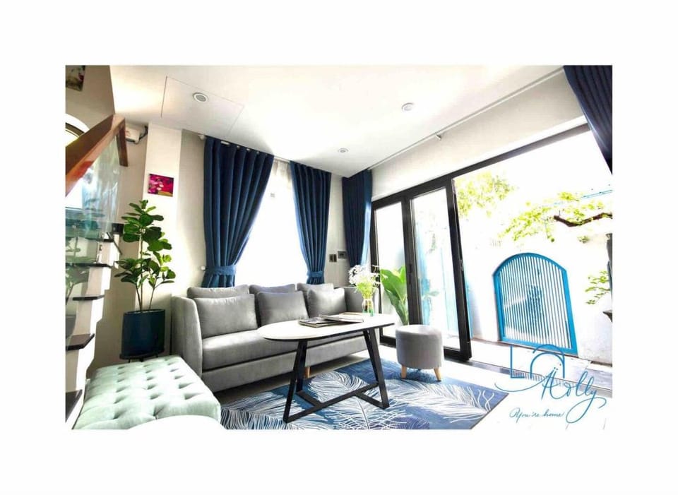 Elegant house Hue ℂity ℂenter w/kitchen & terrace Vacation rental in Laos