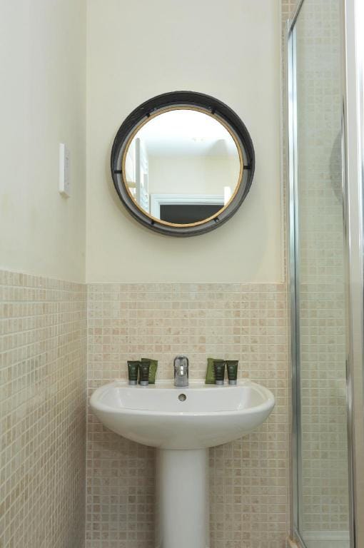 Hunters Wharf by Select SA Apartment in Reading