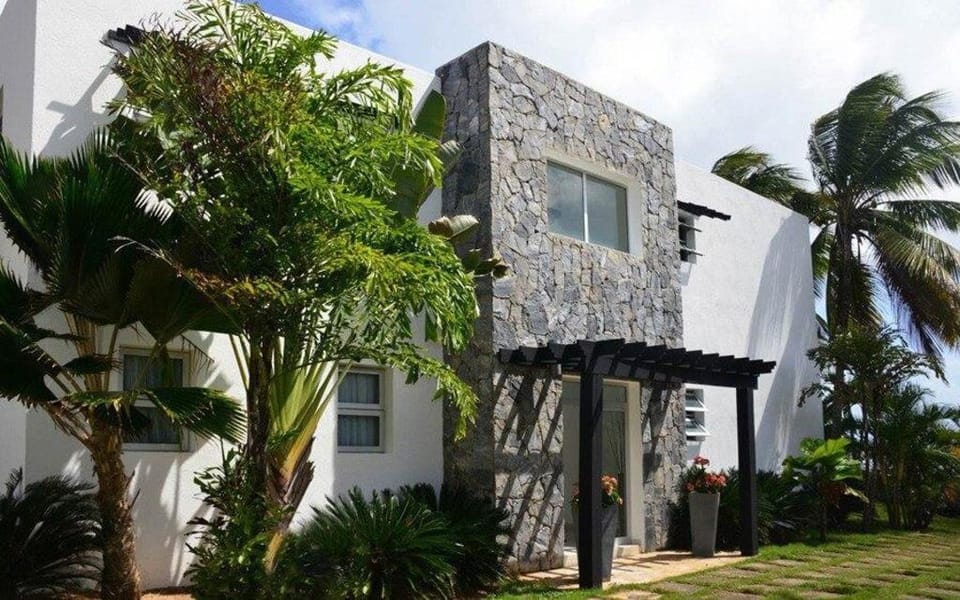 Oceanfront and beach Luxury Villa La Casa Blanca Villa in Samaná Province