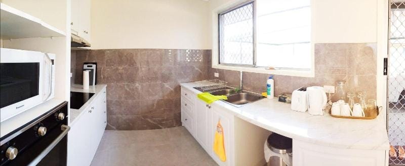 Cfamily M06 single bedroom shared house Vacation rental in Brisbane