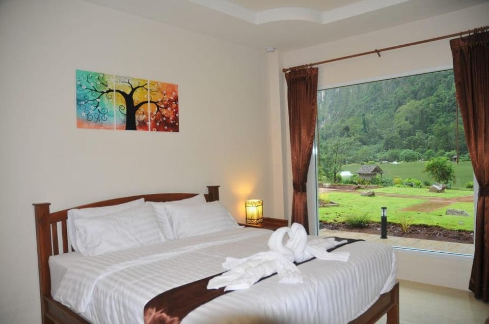Fantastic Fishing and Mountain Views .Just Amazing Villa in Phang-nga Changwat
