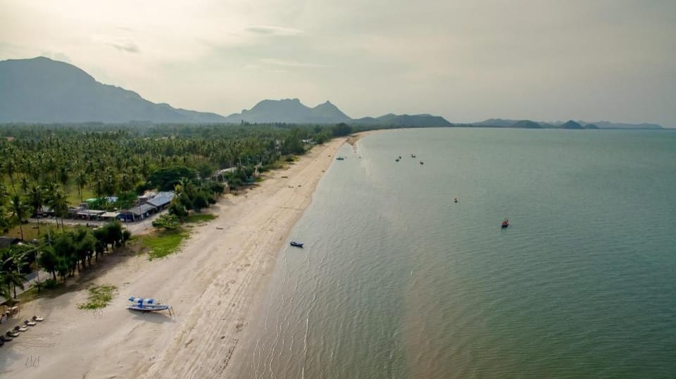 Dolphin bay pool villa Villa in Prachuap Khiri Khan, Thailand