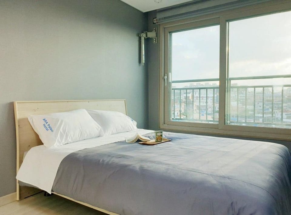 ARA Palace No.701 - Near Airport, City/Ocean View, 10-minute walk to Dongmun Market Apartment in South Korea