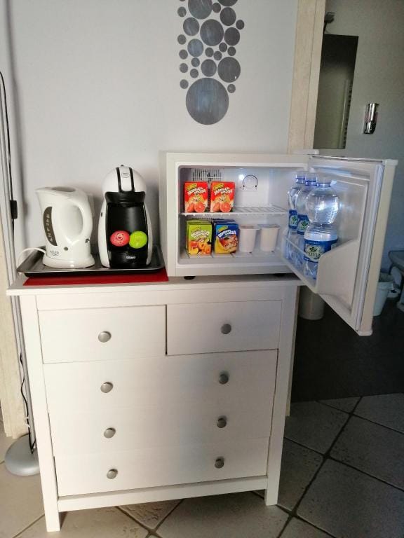 ALBACHIARA DOUBLE ROOM CLOSE TO AIRPORT Villa in Lazio