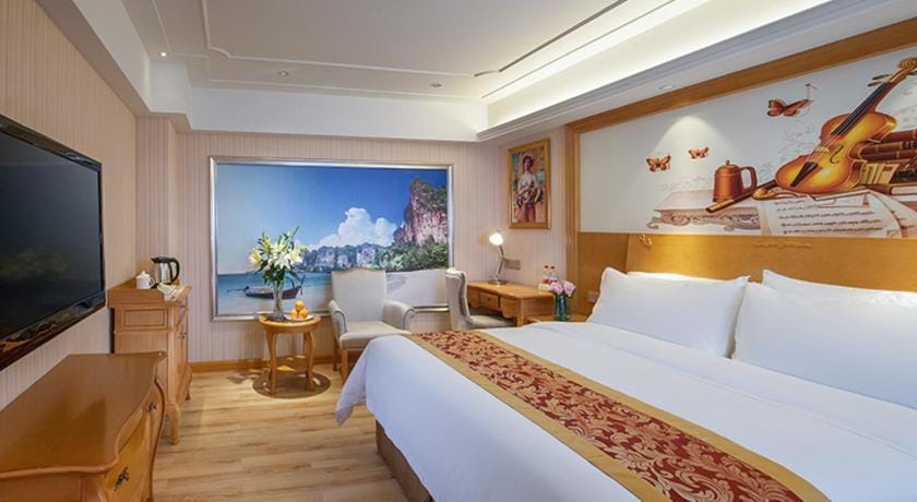 Venus International Hotel Shenzhen Gongming Plaza Metro Station Tianhong Hotel in Shenzhen