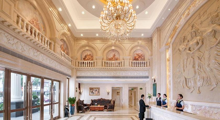 Venus International Hotel Shenzhen Gongming Plaza Metro Station Tianhong Hotel in Shenzhen