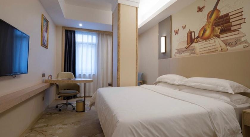 Vienna Hotel Shenzhen Huanan City Hehua Metro Station Hotel in Shenzhen