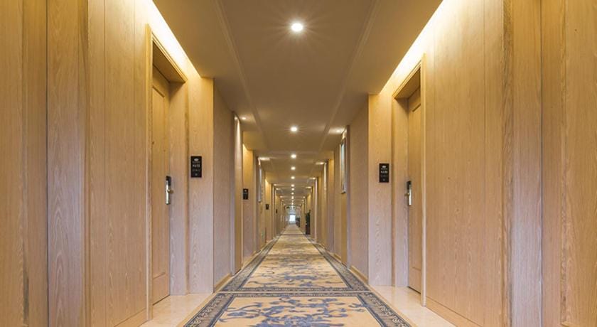 Vienna Hotel Shenzhen Huanan City Hehua Metro Station Hotel in Shenzhen