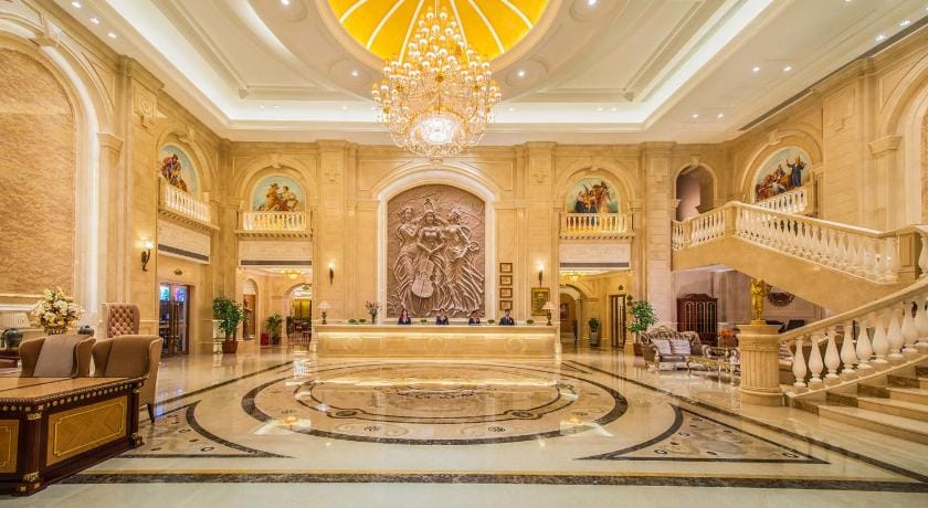 Vienna Hotel Shenzhen Huanan City Hehua Metro Station Hotel in Shenzhen