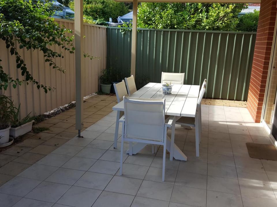 Victor Central Cottage Perfect Location  Vacation rental in Victor Harbor