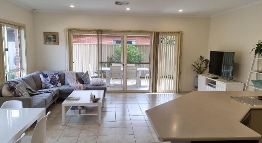 Victor Central Cottage Perfect Location  Vacation rental in Victor Harbor