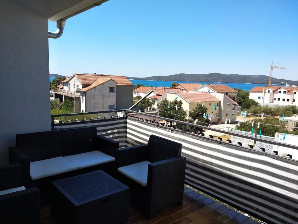 Apartment with sea view L Apartment in Šibenik