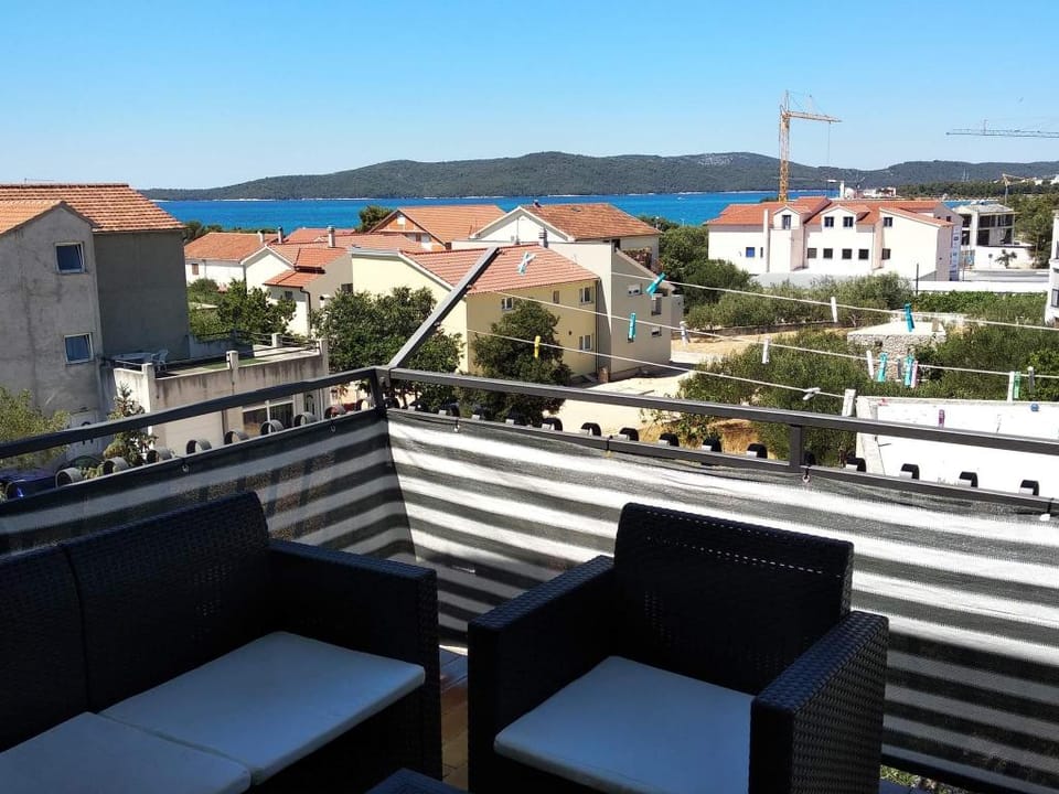 Apartment with sea view L Apartment in Šibenik