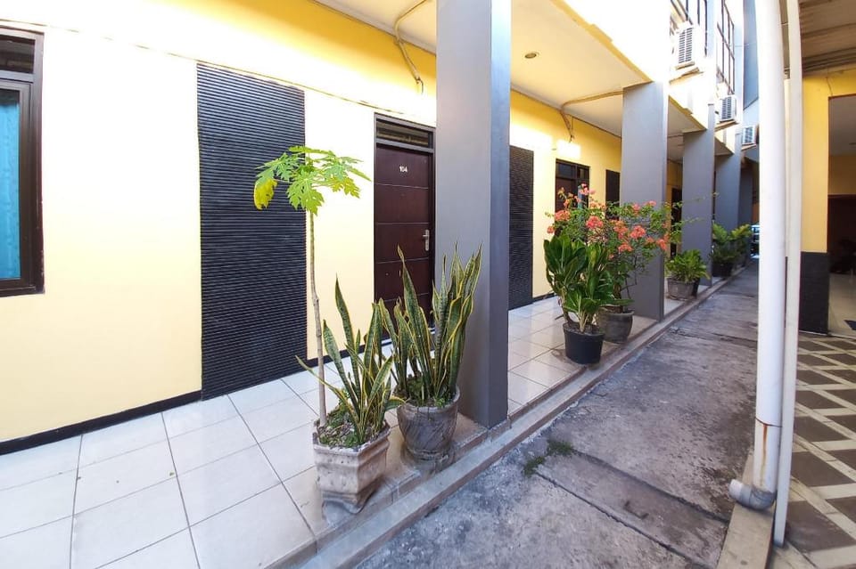 RedDoorz Syariah @Hotel Pandan Wangi near Alun Alun Sidoarjo Hotel in East Java