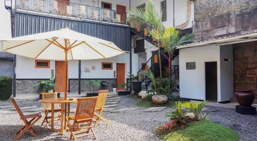 RedDoorz near Velodrome Malang 2 Hotel in East Java