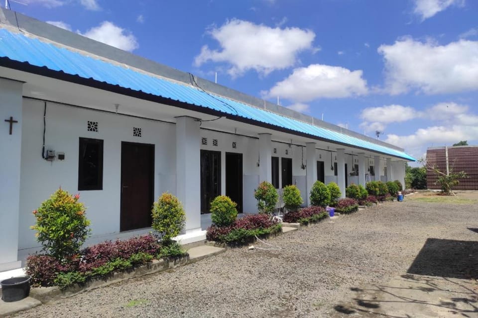 OYO 3984 Bahtera Guest House Hotel in Denpasar