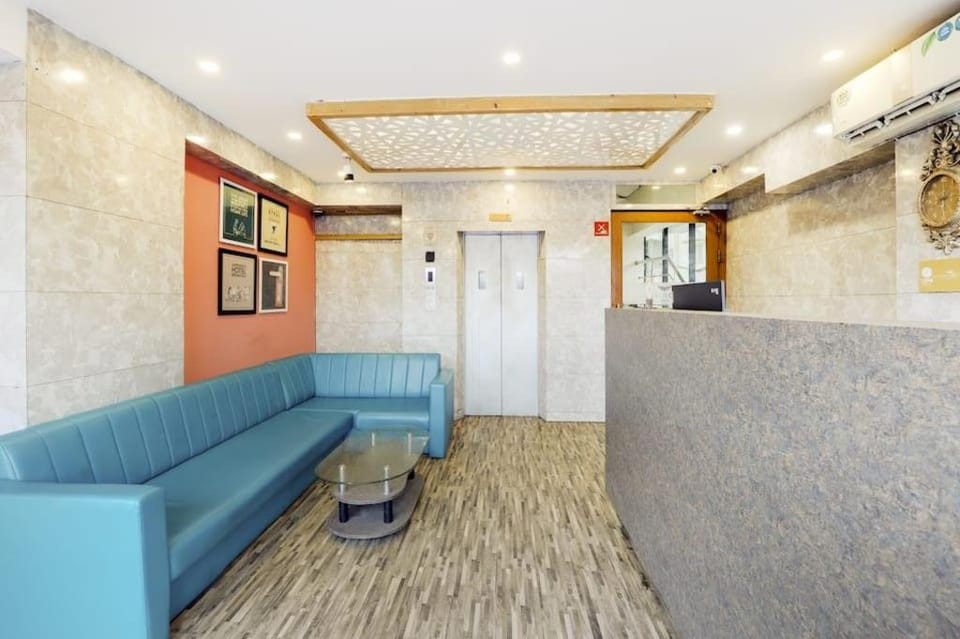 Super OYO Hotel Dash Hotel in Vadodara