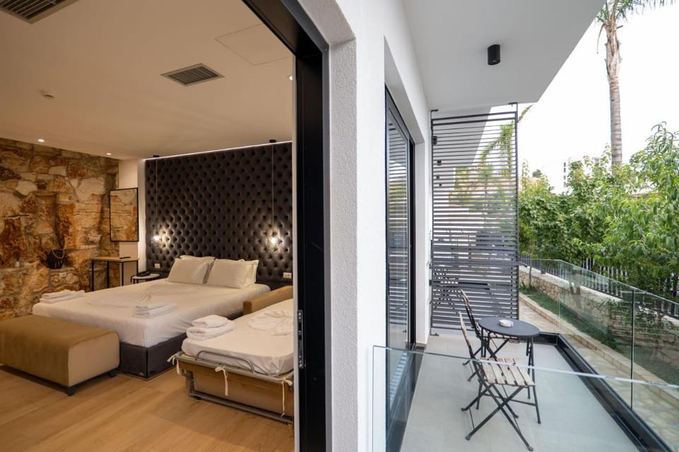 Art Hotel Hotel in Sarandë