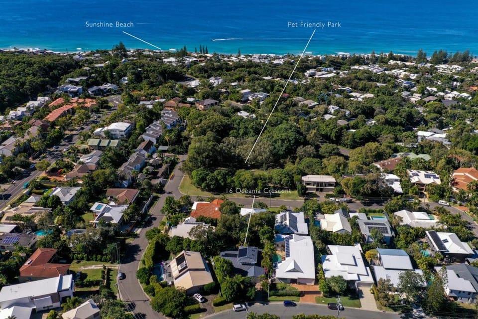 The Perfect Pet Friendly Escape, Sunshine Beach Vacation rental in Noosa Heads