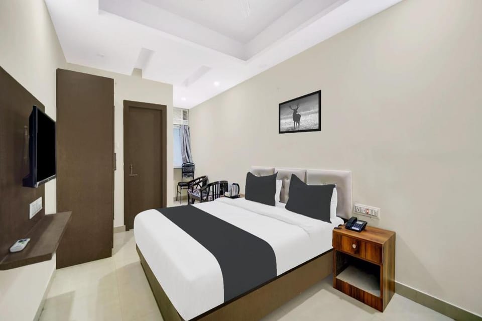 Super Collection O Rajeev Nagar Near Atal Path formerly Vinayaka Hotel in India