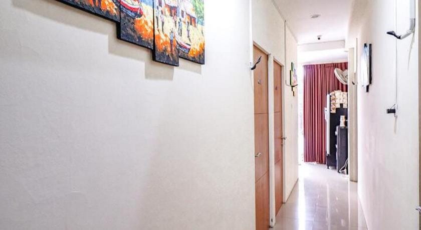 RedDoorz @ Mayjen Sungkono Surabaya Hotel in Surabaya