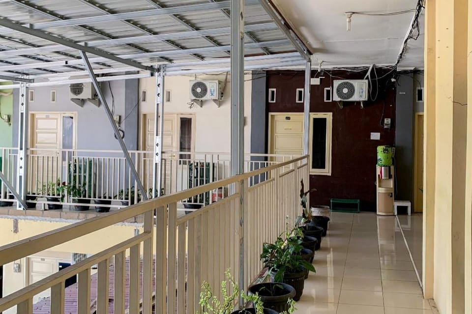 Urbanview Hotel Mine Residence Syariah Hotel in Padang