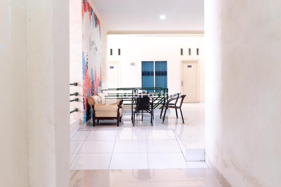 Wisma Aini Syariah Lampung Mitra RedDoorz Hotel in Indonesia
